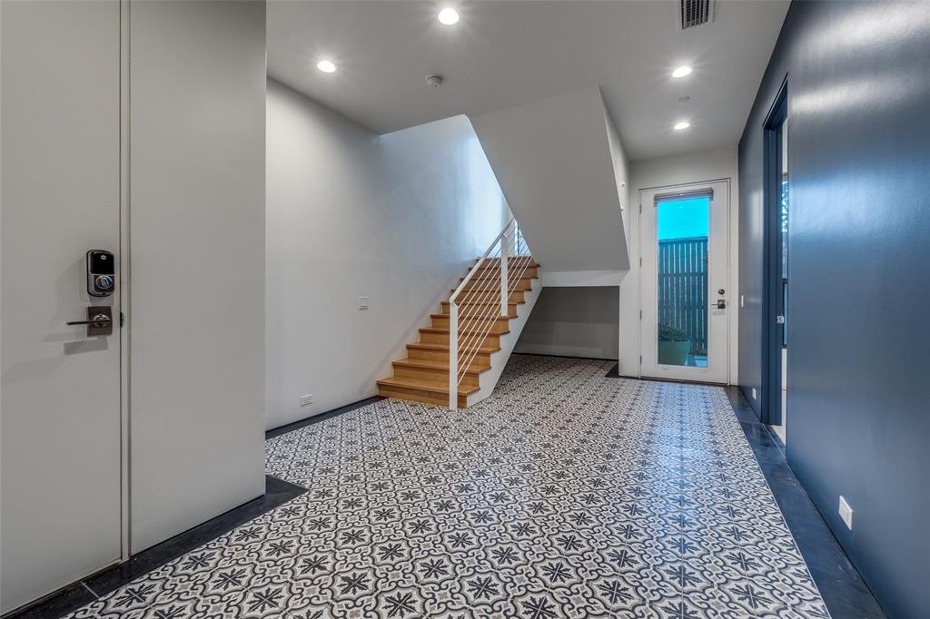 1505 N Haskell Avenue 3