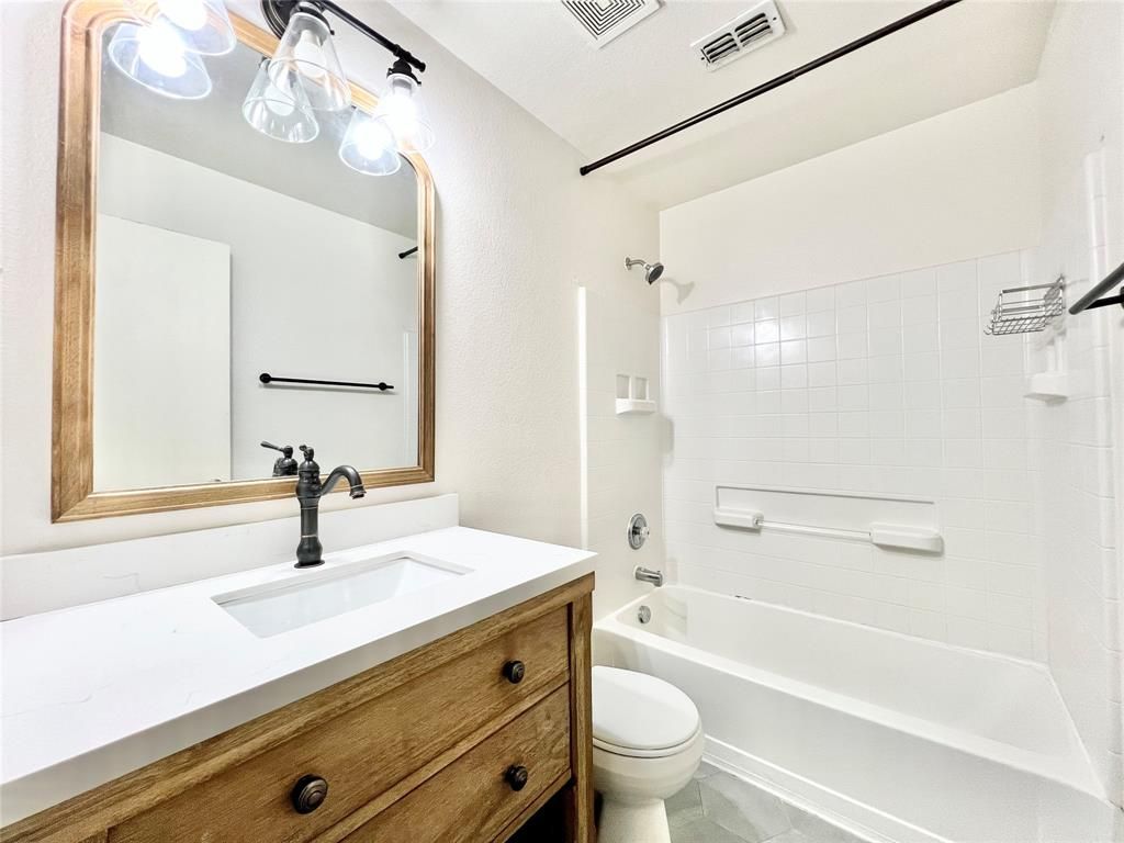 Photo of 1128 Jamie Drive, Grand Prairie, TX 75052 (MLS # 21215444)