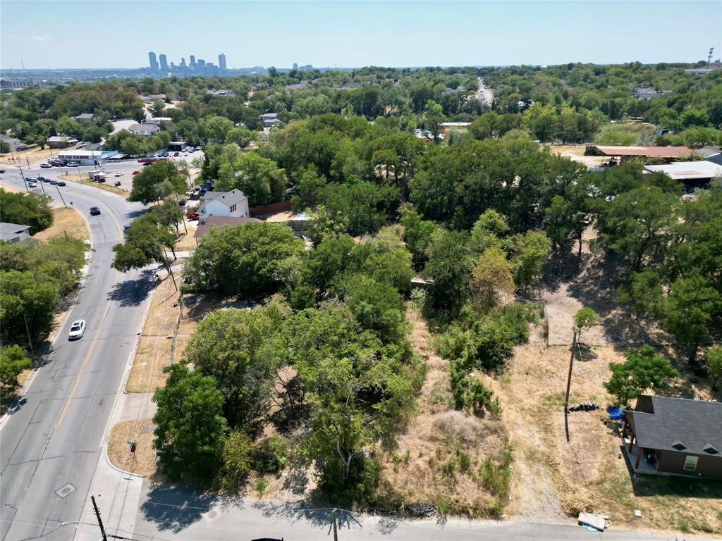 Photo of 1001 NW Loraine Street, Fort Worth, TX 76106 (MLS # 21392042)