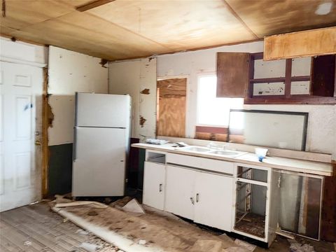 Tiny photo for 305 307 W 3rd Street, Cisco, TX 76437 (MLS # 21101327)