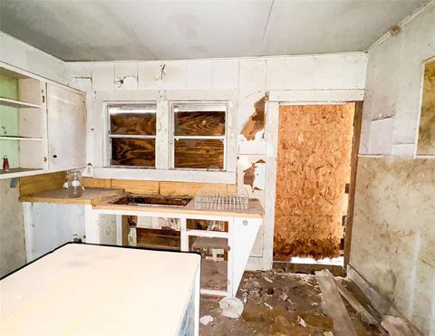 Tiny photo for 305 307 W 3rd Street, Cisco, TX 76437 (MLS # 21101327)