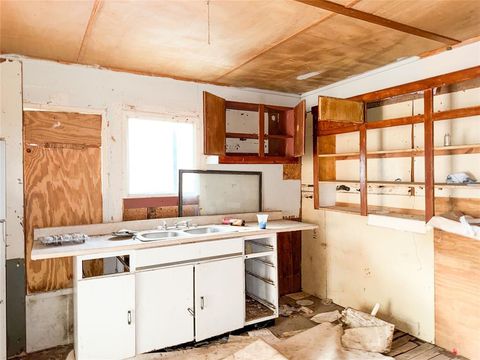 Tiny photo for 305 307 W 3rd Street, Cisco, TX 76437 (MLS # 21101327)