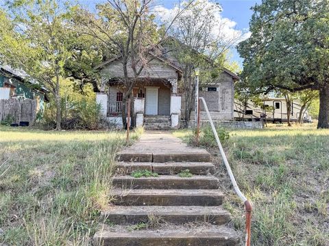 Tiny photo for 305 307 W 3rd Street, Cisco, TX 76437 (MLS # 21101327)