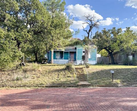 Tiny photo for 305 307 W 3rd Street, Cisco, TX 76437 (MLS # 21101327)