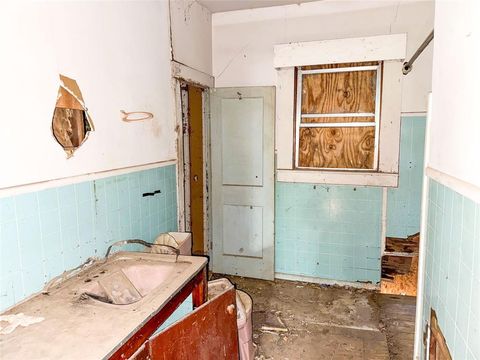 Tiny photo for 305 307 W 3rd Street, Cisco, TX 76437 (MLS # 21101327)