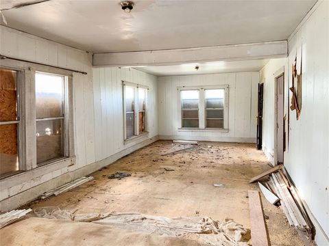 Tiny photo for 305 307 W 3rd Street, Cisco, TX 76437 (MLS # 21101327)