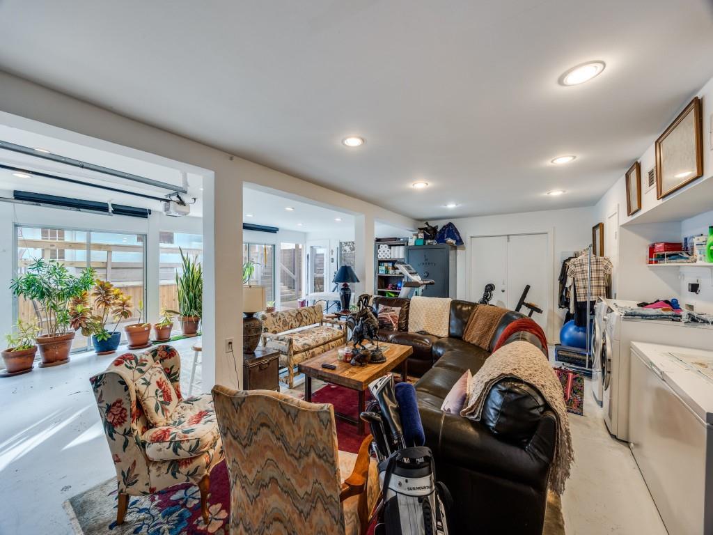 S M U Heights - Residential