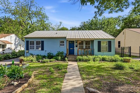 Photo of 1821 Sena Street, Denton, TX 76201 (MLS # 21244507)