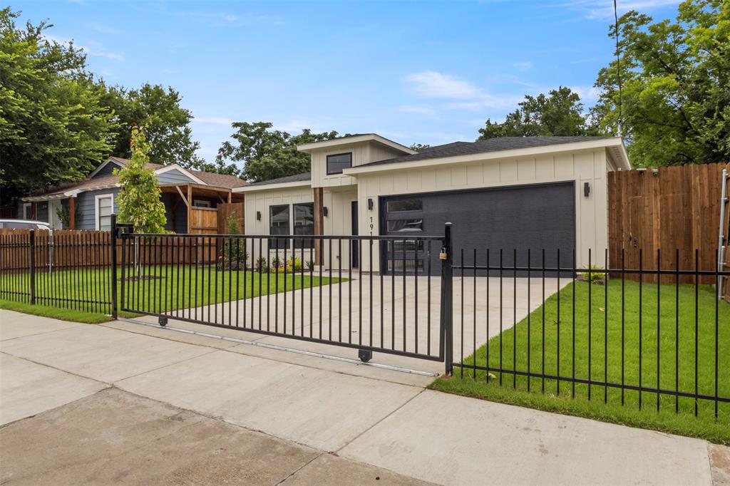 1910 Lea Crest Drive