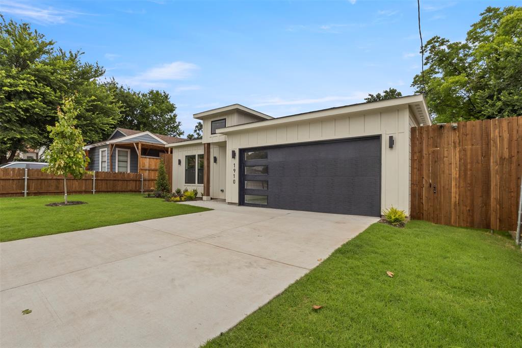 1910 Lea Crest Drive