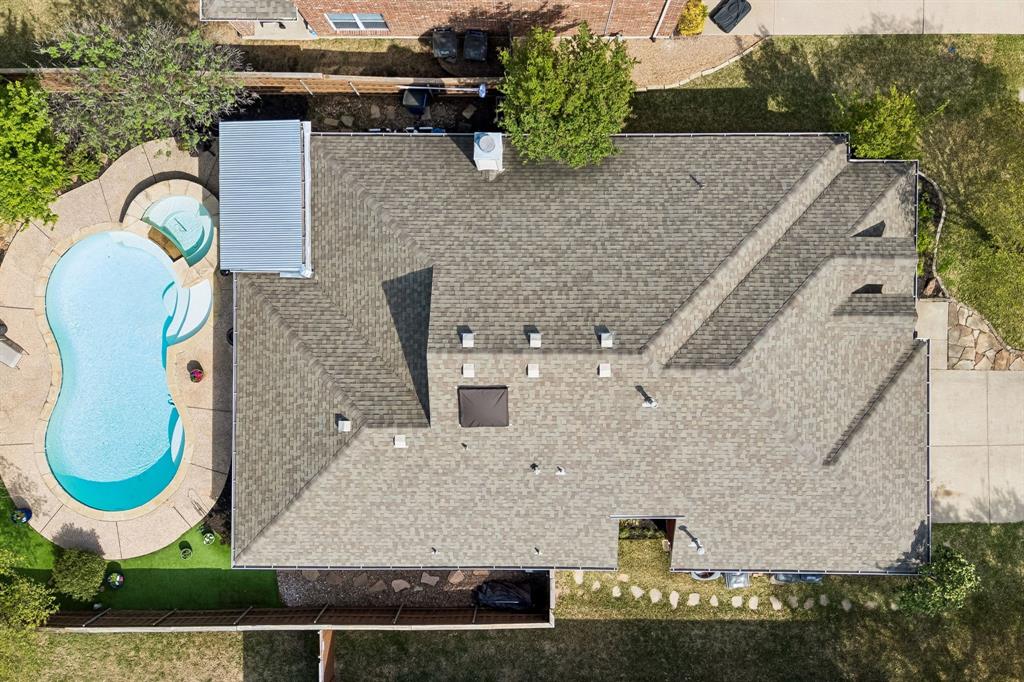 6415 Lakewood Drive