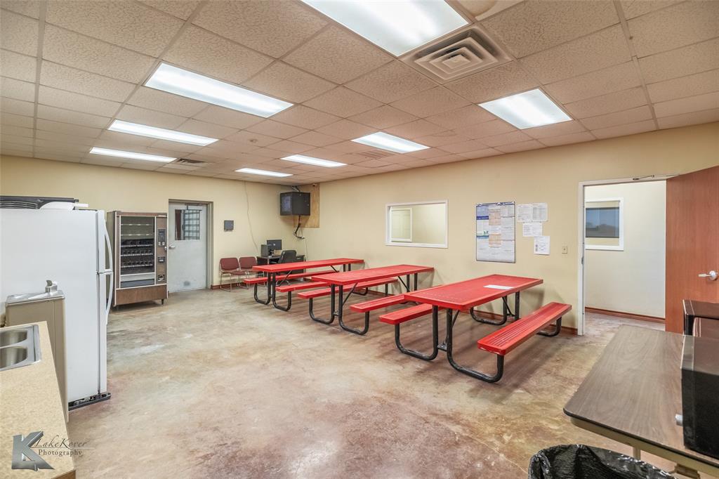 R383 - Commercial Sale