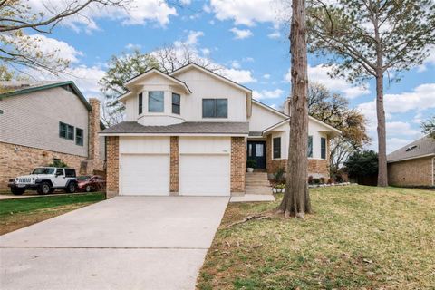 Photo of 4410 Winding Creek Court, Arlington, TX 76016 (MLS # 21204918)