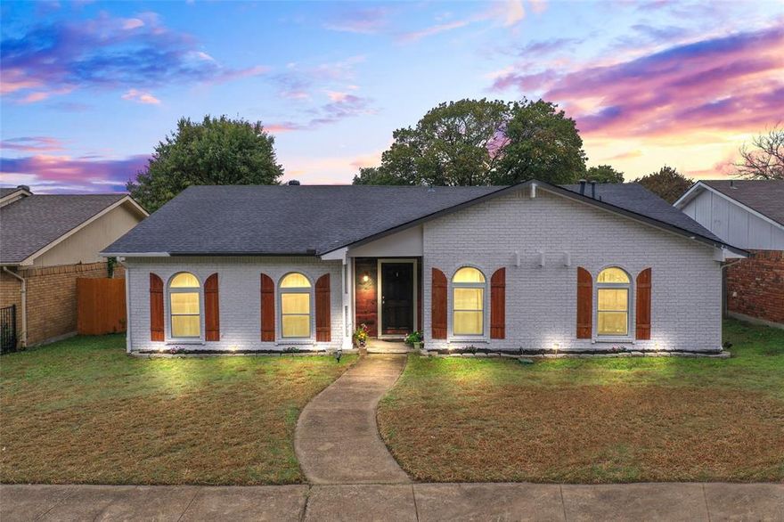 Price Just Reduced! Seller is now offering $2,000 toward buyer’s closing costs with an acceptable offer. Don’t miss this opportunity!

Step into style and comfort with this beautifully upgraded 4-bedroom, 2-bath home offering 2,102 sq ft of modern living in a highly sought-after Dallas location near Joe Pool Lake, and Cedar Hill State Park.
Designed for today’s lifestyle, this home features a partial open-concept layout, inviting natural light and effortless flow for both daily living and entertaining. The spacious living area is enhanced and a charming wet bar—perfect for entertaining..
The home showcases fresh interior upgrades throughout along with a crisp white exterior that delivers standout curb appeal. The seller is also completing several improvements, including renovating the garage, adding fresh grass in the backyard, enhancing the retaining wall, and touching up interior paint, providing even greater move-in readiness.
The seller is open to including the refrigerator with the right offer, making this home an incredible opportunity.
This one is a must-see!