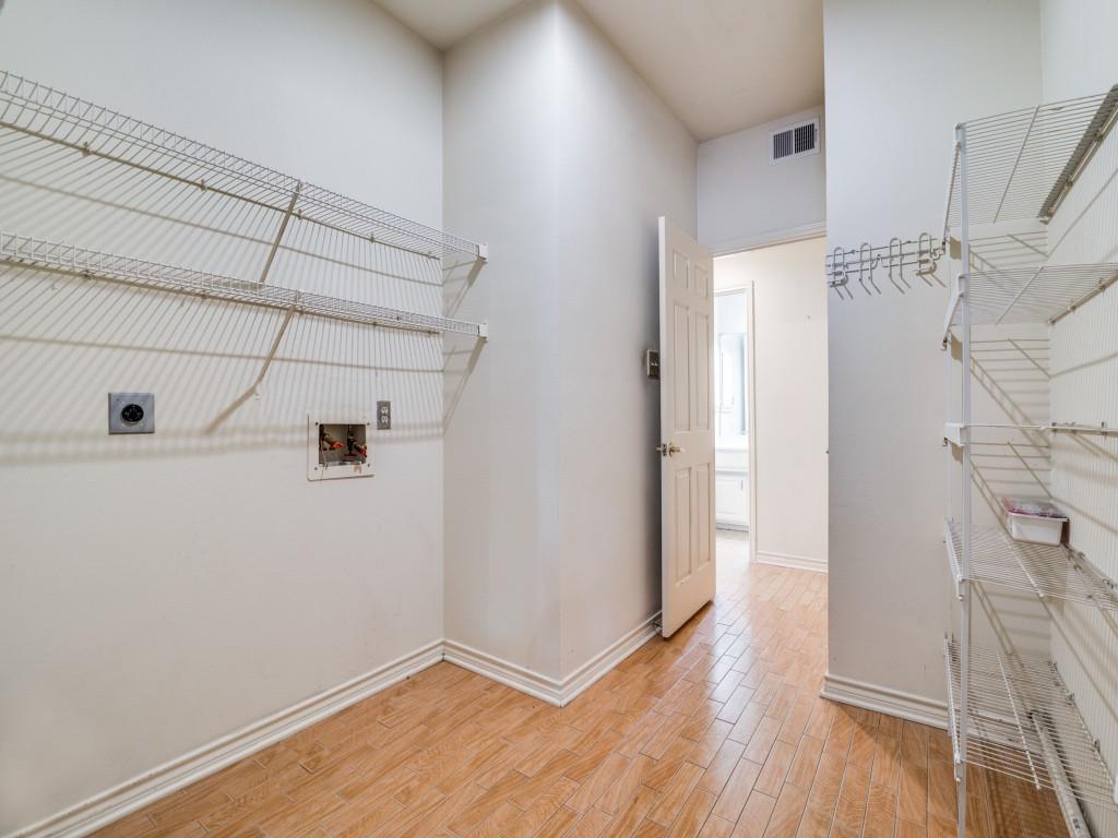 Heritage On The Lake-Waterfron - Residential