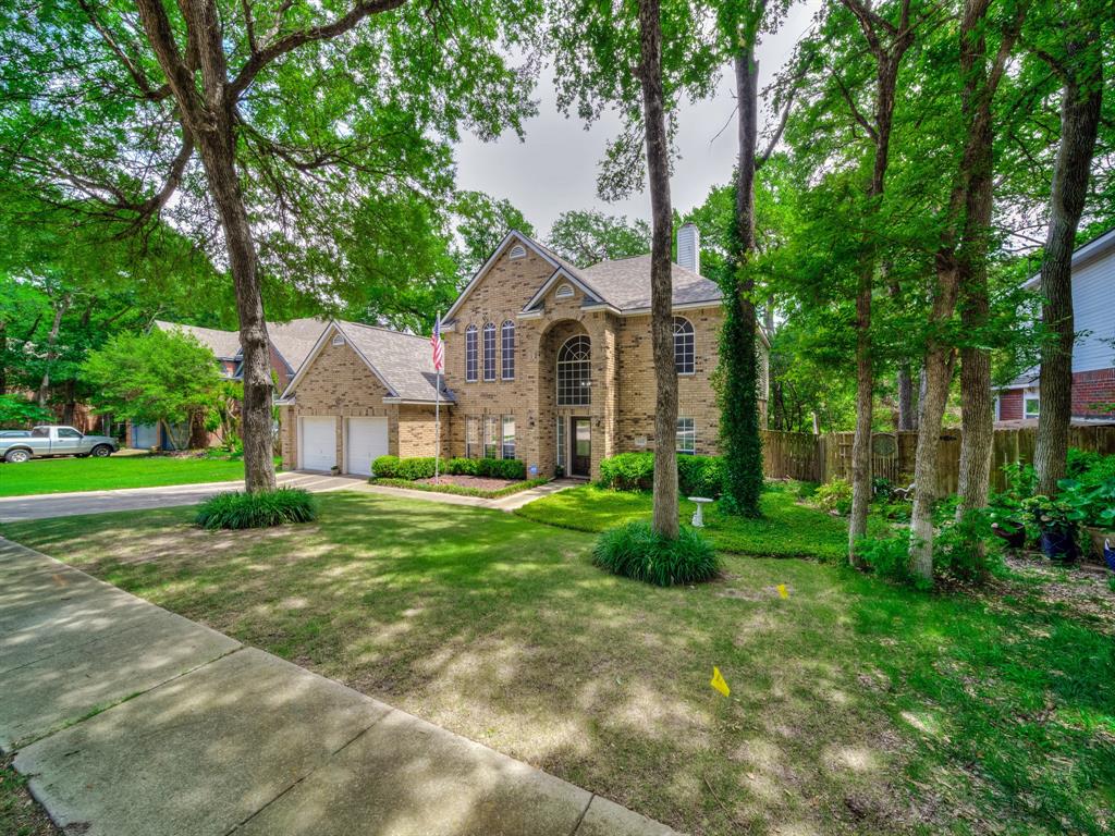 525 Sir Roland Drive