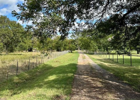 1662 County Road 5035 Leonard TX 75452