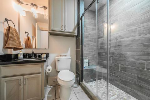 Tiny photo for 3911 Gilbert Avenue #G, Dallas, TX 75219 (MLS # 21181953)