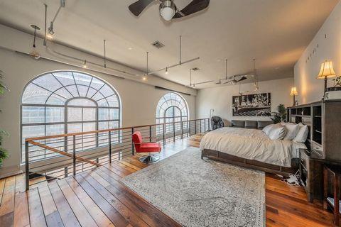 Tiny photo for 3911 Gilbert Avenue #G, Dallas, TX 75219 (MLS # 21181953)