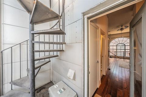 Tiny photo for 3911 Gilbert Avenue #G, Dallas, TX 75219 (MLS # 21181953)