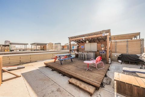 Tiny photo for 3911 Gilbert Avenue #G, Dallas, TX 75219 (MLS # 21181953)