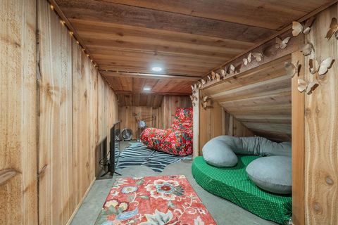 Tiny photo for 3911 Gilbert Avenue #G, Dallas, TX 75219 (MLS # 21181953)