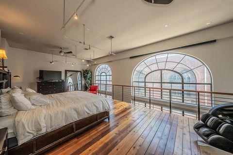 Tiny photo for 3911 Gilbert Avenue #G, Dallas, TX 75219 (MLS # 21181953)