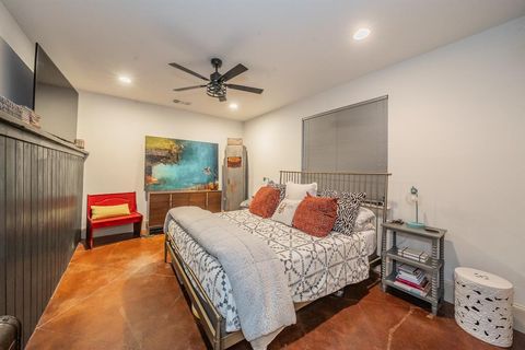 Tiny photo for 3911 Gilbert Avenue #G, Dallas, TX 75219 (MLS # 21181953)