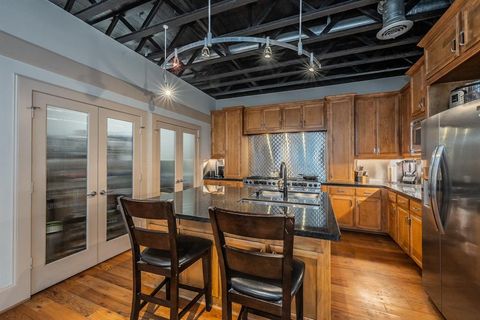 Tiny photo for 3911 Gilbert Avenue #G, Dallas, TX 75219 (MLS # 21181953)