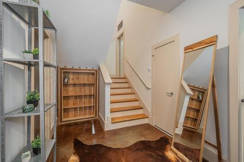 Tiny photo for 3911 Gilbert Avenue #G, Dallas, TX 75219 (MLS # 21181953)