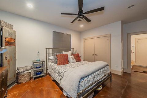 Tiny photo for 3911 Gilbert Avenue #G, Dallas, TX 75219 (MLS # 21181953)