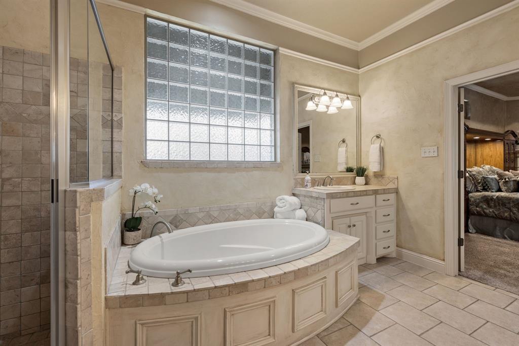 Keller, Texas 76248, United States, 4 Bedrooms Bedrooms, ,4 BathroomsBathrooms,Residential,Pending,132414