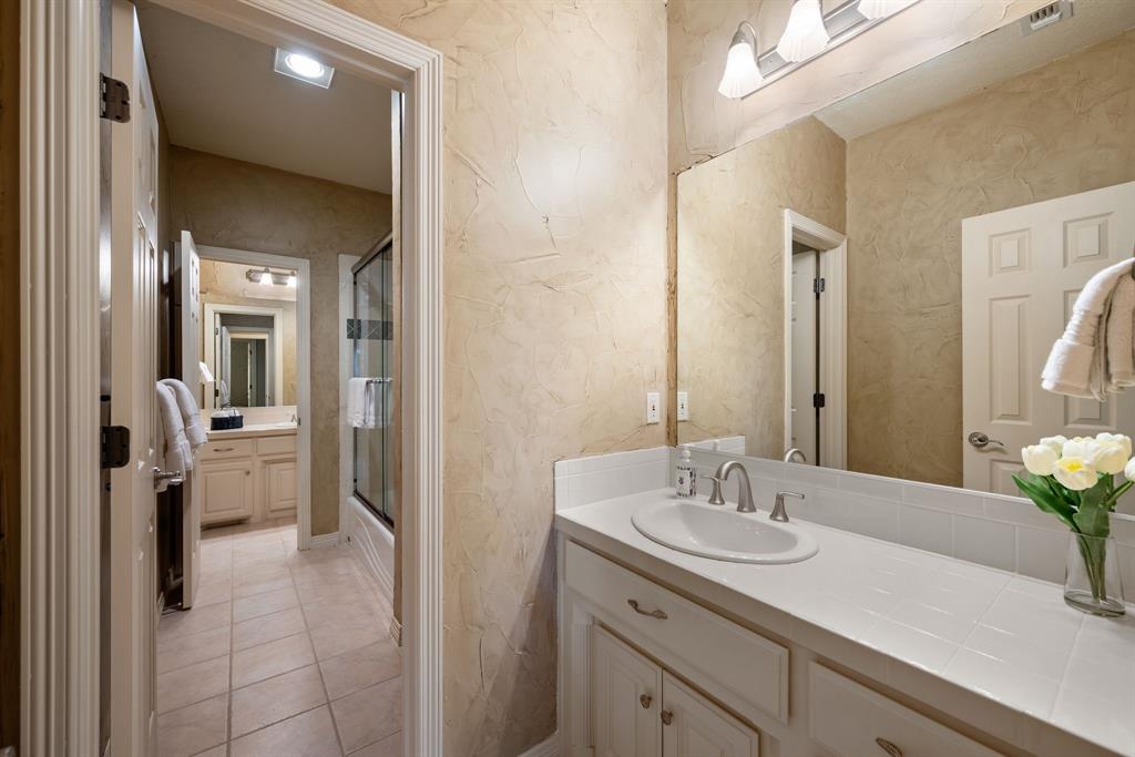 Keller, Texas 76248, United States, 4 Bedrooms Bedrooms, ,4 BathroomsBathrooms,Residential,Pending,132414