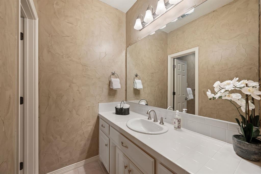 Keller, Texas 76248, United States, 4 Bedrooms Bedrooms, ,4 BathroomsBathrooms,Residential,Pending,132414