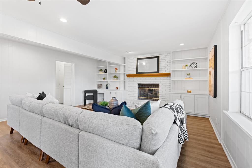3721 Nabholtz Lane