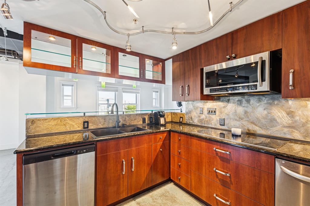 Lake Cliff Tower Condo - Residential