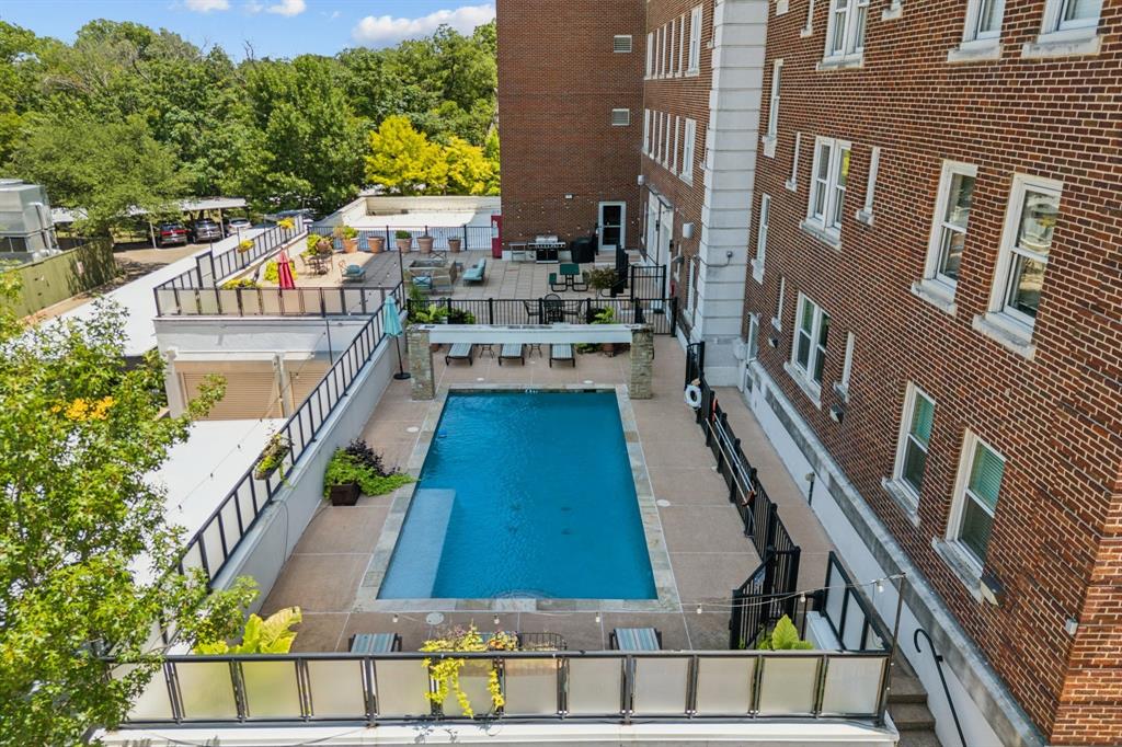 Lake Cliff Tower Condo - Residential