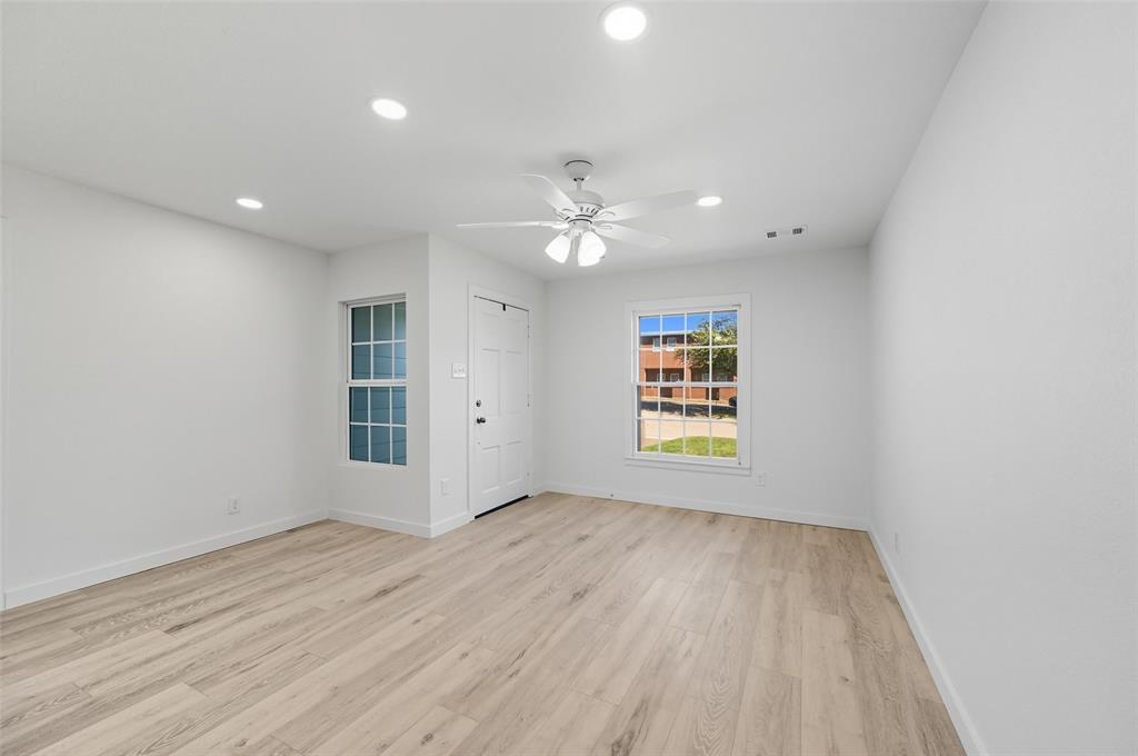 CHAMBERLAIN ARLINGTON HTS 2ND - Residential