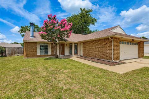 Photo of 3206 Wintersmith Drive, Arlington, TX 76014 (MLS # 21301302)