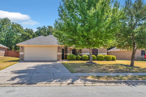 Photo of 2005 Lindentree Drive, Weatherford, TX 76086 (MLS # 21384180)
