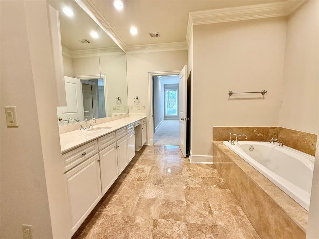 6425 Bandera Avenue 3A