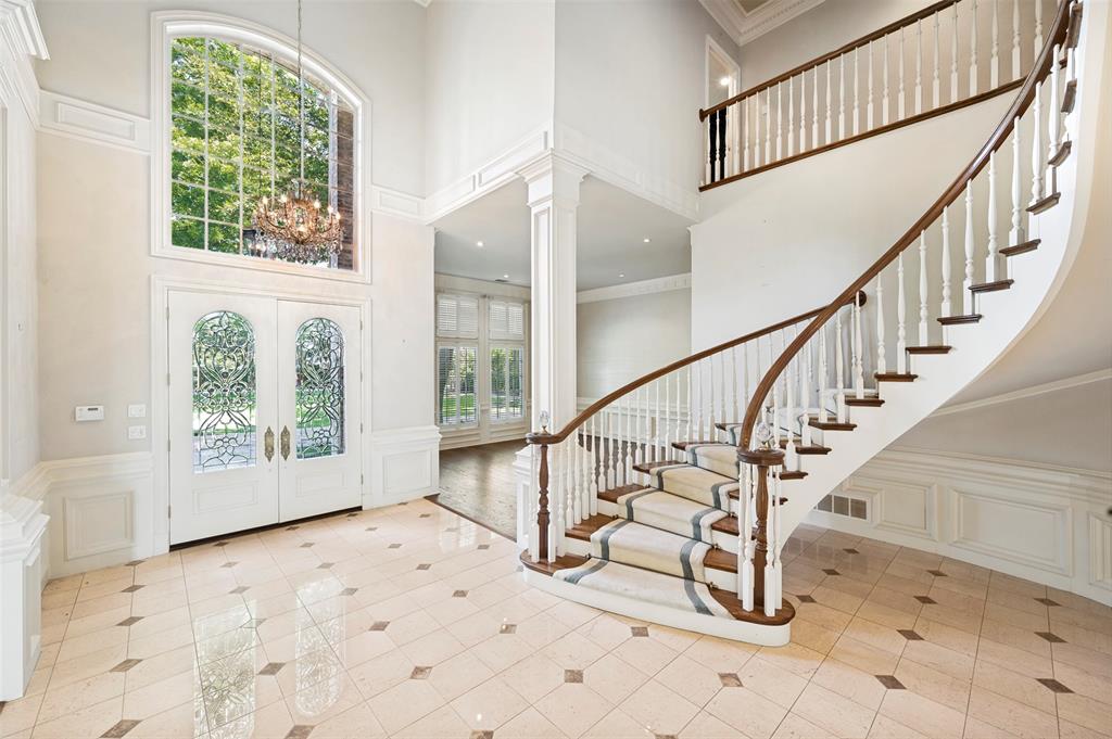 10445 Strait Lane