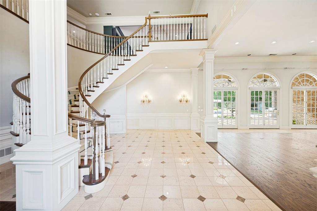10445 Strait Lane