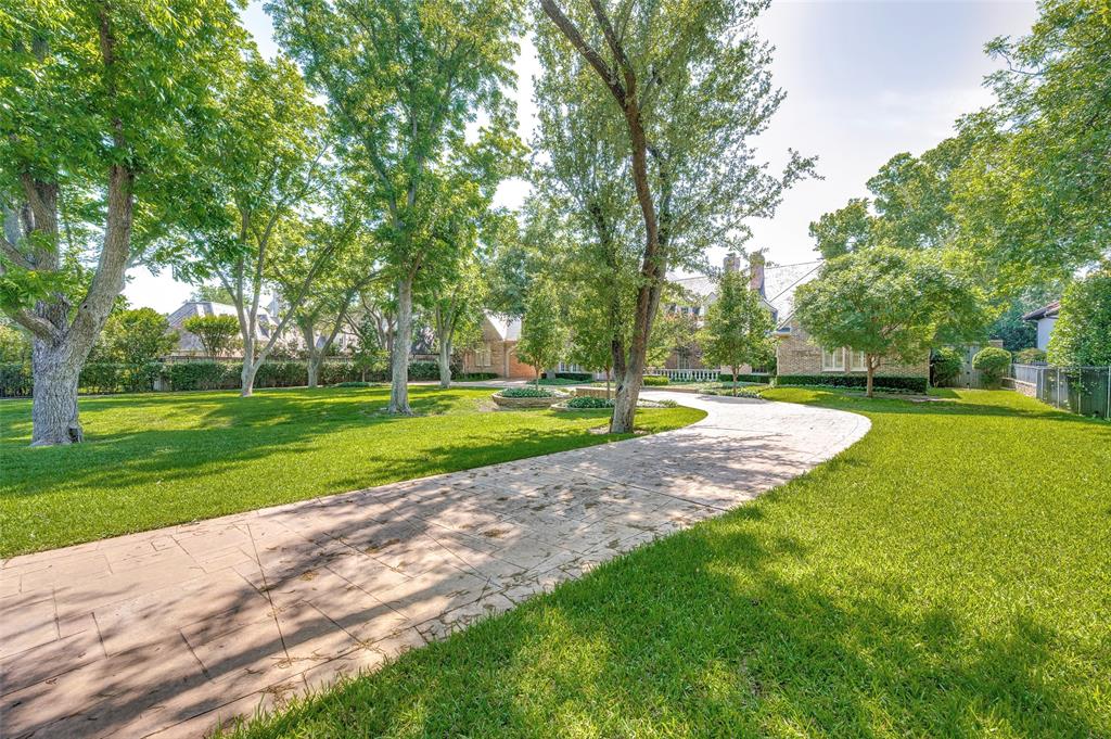 10445 Strait Lane