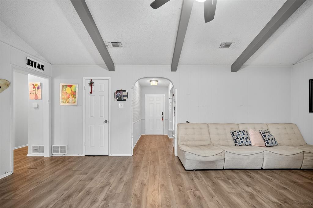 2501 Warren Lane