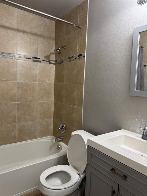 Deerpath Village 02 - Residential Lease