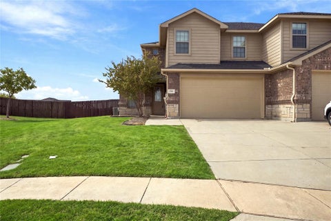 Photo of 3904 Ashton Drive, Sanger, TX 76266 (MLS # 21402172)