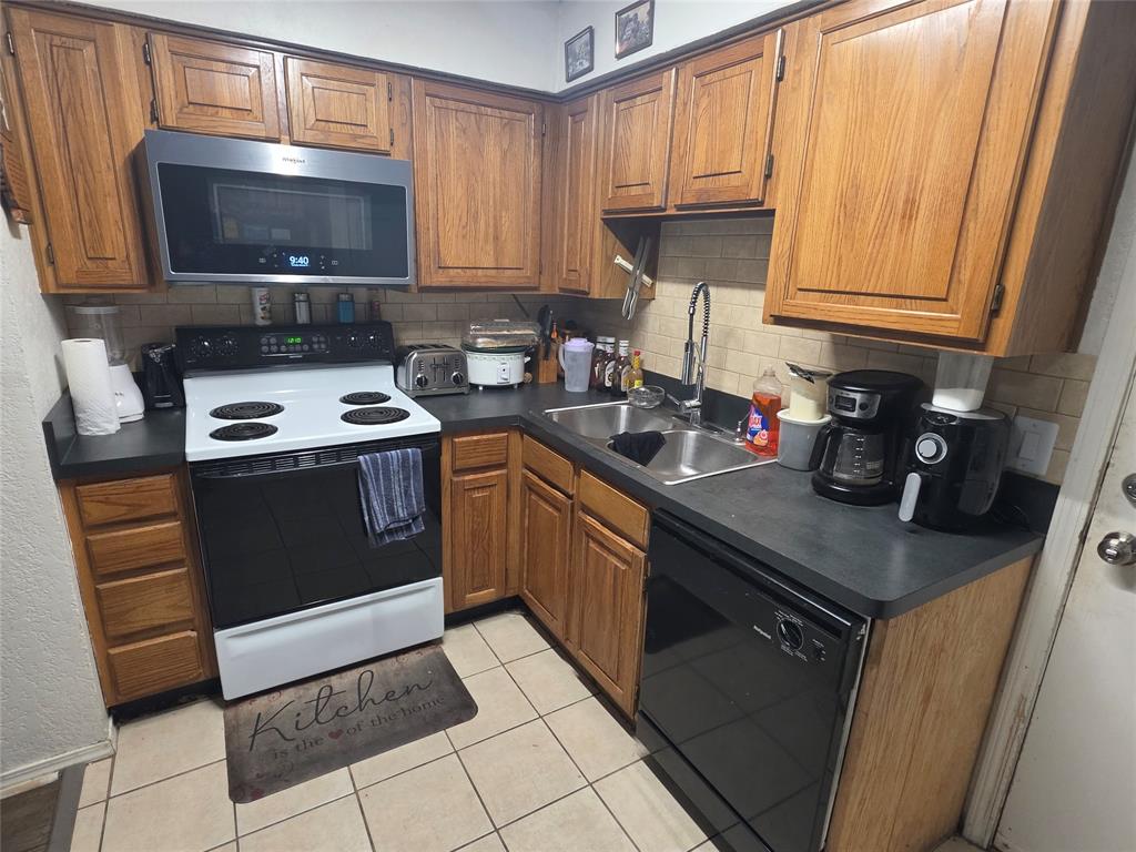 Emily Lane Condo - Residential