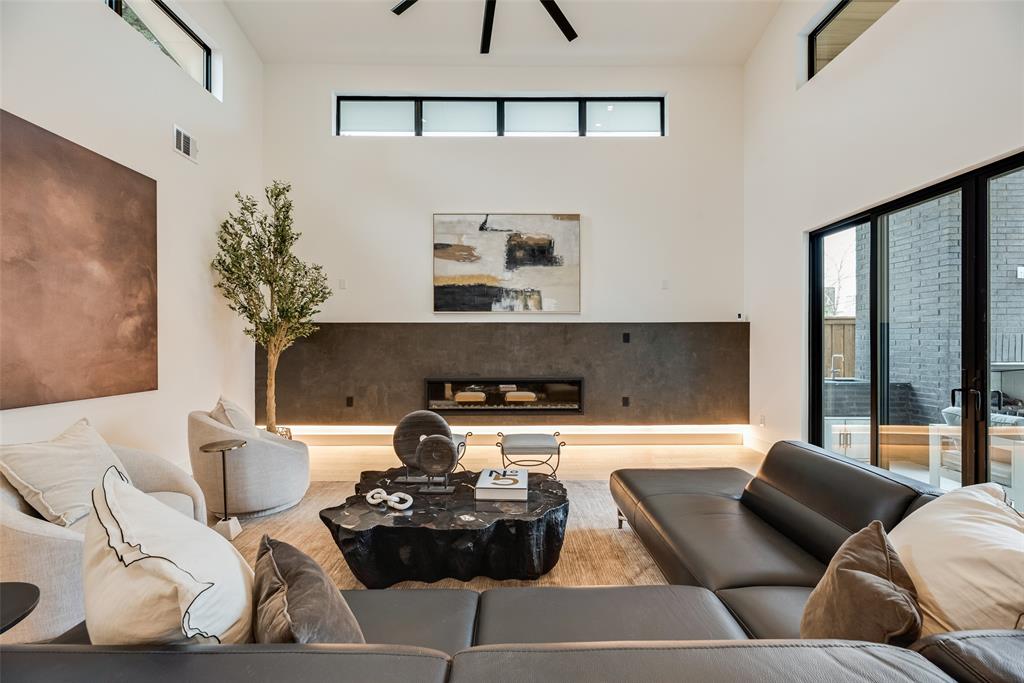 Ross Ave Annex - Residential