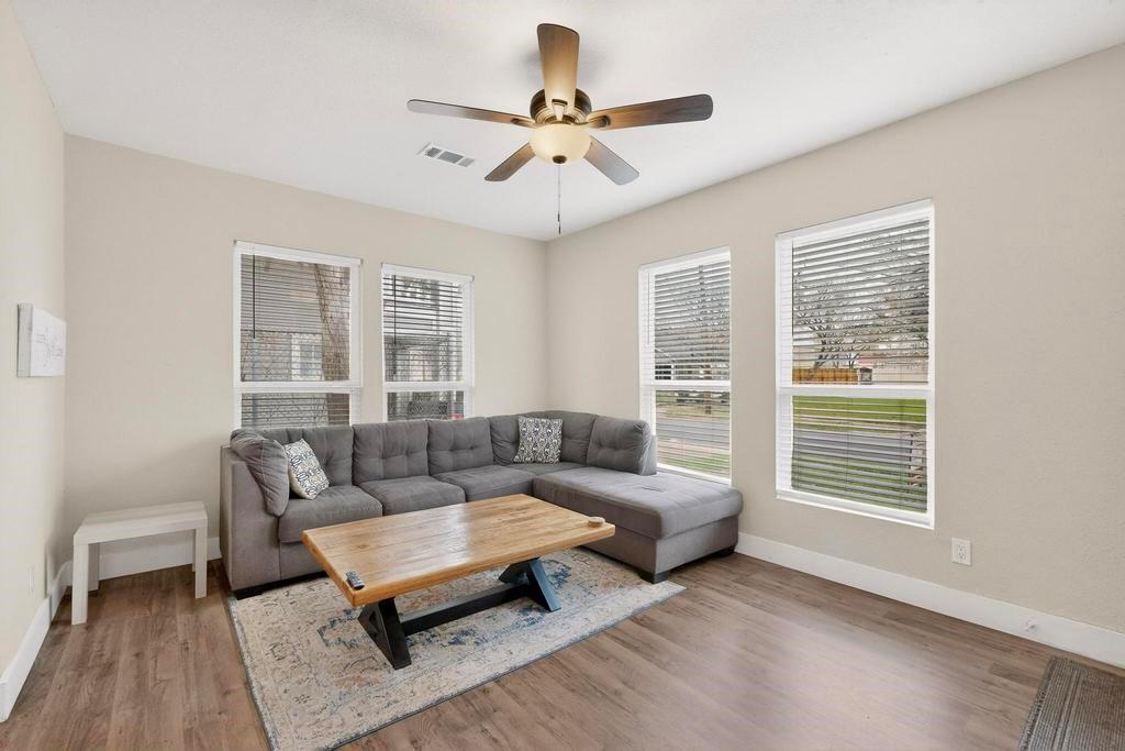 Dallas Land & Loan 03 - Residential Income